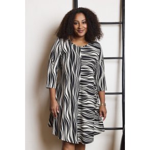 Pont Neuf - Satina Tea Kjole - Black