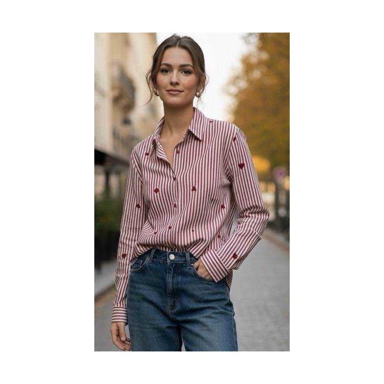 Skjorte - R�de striber og hjerter