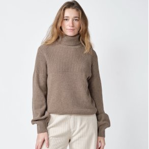 Klitm�ller Collective - Svale uld rullekrave - Cashew