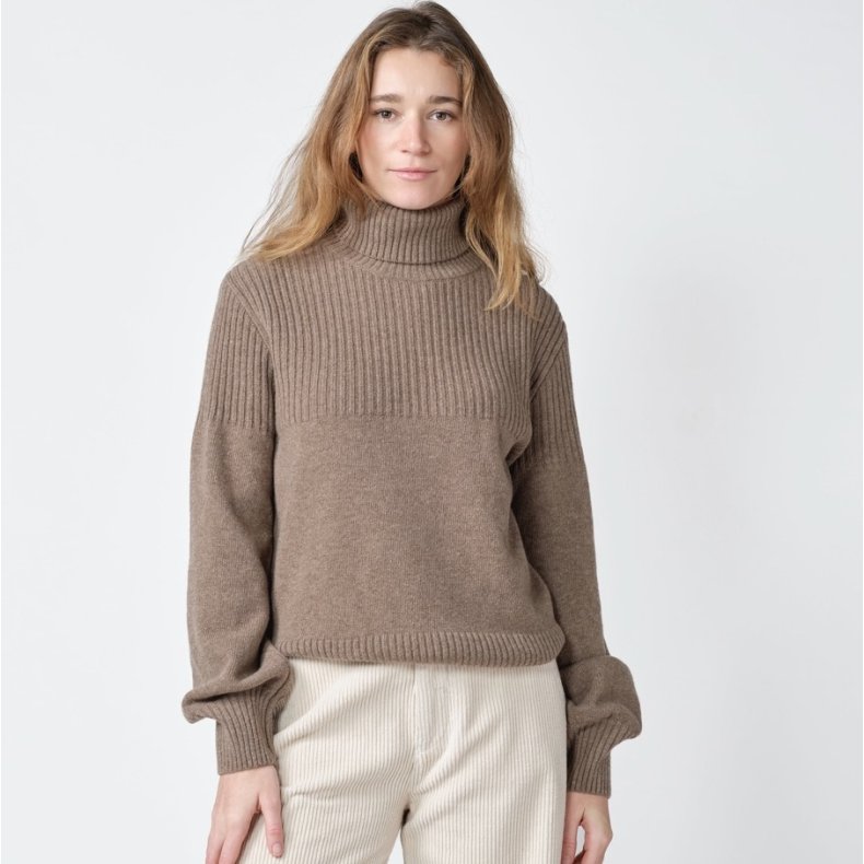 Klitm�ller Collective - Svale uld rullekrave - Cashew