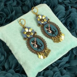 Urban Hippies - A cat named J0e