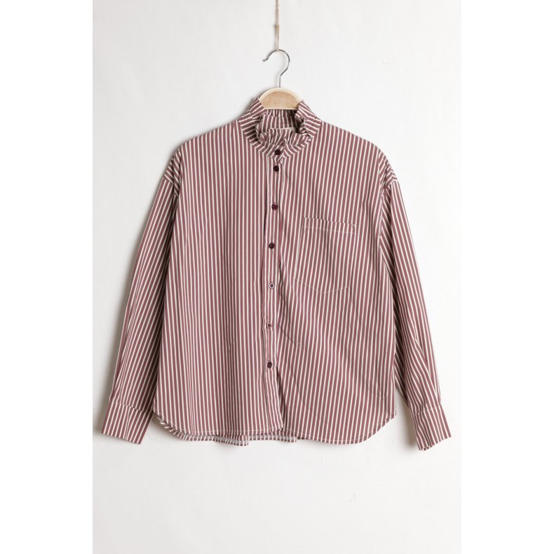 stribet skjorte i mamelukken skanderborg