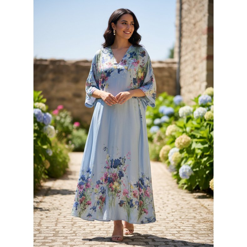 Lang maxikjole med blomster - Lys Bl�